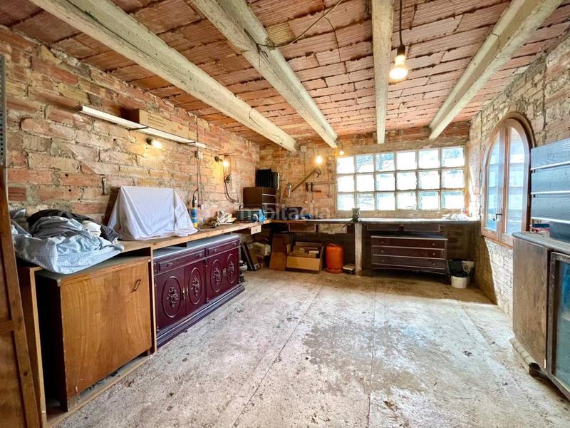 Foto ec40e3db-23f2-4a5e-a39c-744fc87da952. Bauernhof mit heizung parking in Castellgalí