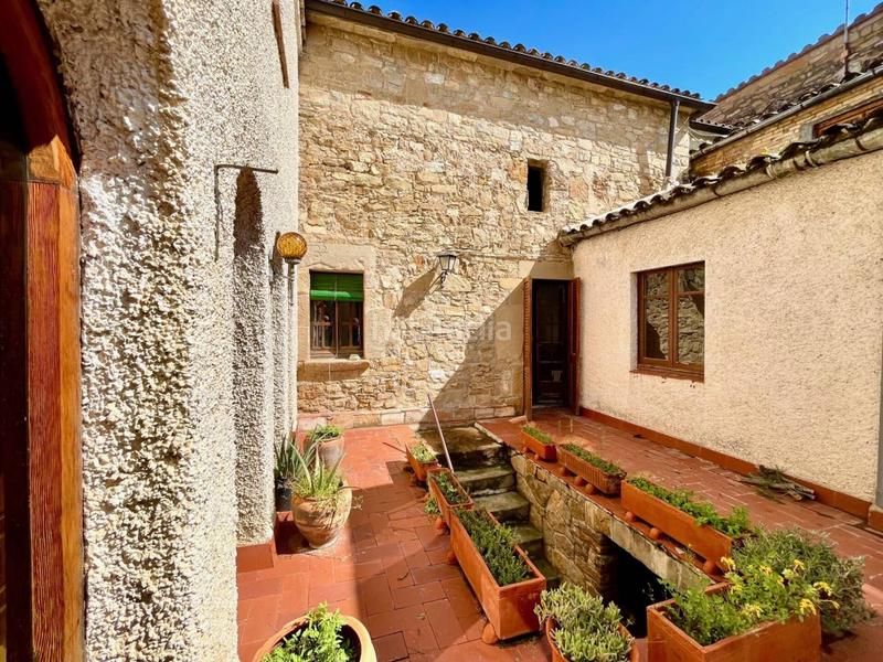 Foto fac3a4ae-f5b8-4d0e-b55b-54034fa62501. Bauernhof mit heizung parking in Castellgalí