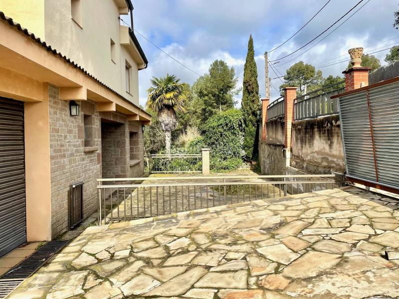 Foto 62165349-c04b-427e-bb8a-7bc953de12c7. Casa con parcheggio piscina in Castellnou de Bages