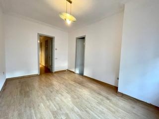 Location Appartement  Angel guimerà. Piso en alquiler en centrepasseig i rodalies08242