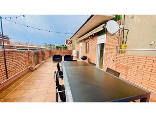 Miete Dachwohnung  Calle alcalde armengou. Atic en alquiler en poble nou