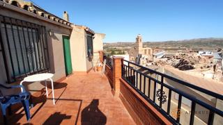 Casa a Calle casicas 1. Casa grande garaje terraza escatrón