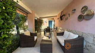 Casa a Calle san antón 5. Magnífica casa con espléndido jardín y gran garaje