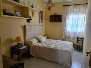 Rent Flat in Calle san roque 76. Piso 7 dormitorios terraza y garaje en sástago