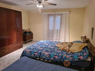 House en Calle amigos 28. Casa grande con terreno en pleno centro