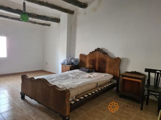 Rent House in Calle barranquillo 6. Casa 3 plantas 3 dormitorios 1 baño corral
