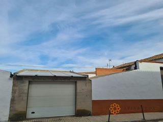 Bâtiment à usage industriel  Avenida zaragoza. Almacen nave garaje con patio la zaida