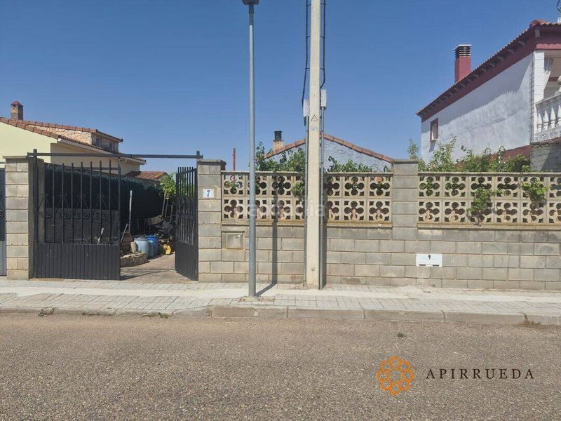 Foto fa1ee17f-d725-4d51-99a4-2e48f84755e3. Xalet a calle antonio catalán 7 a Alforque