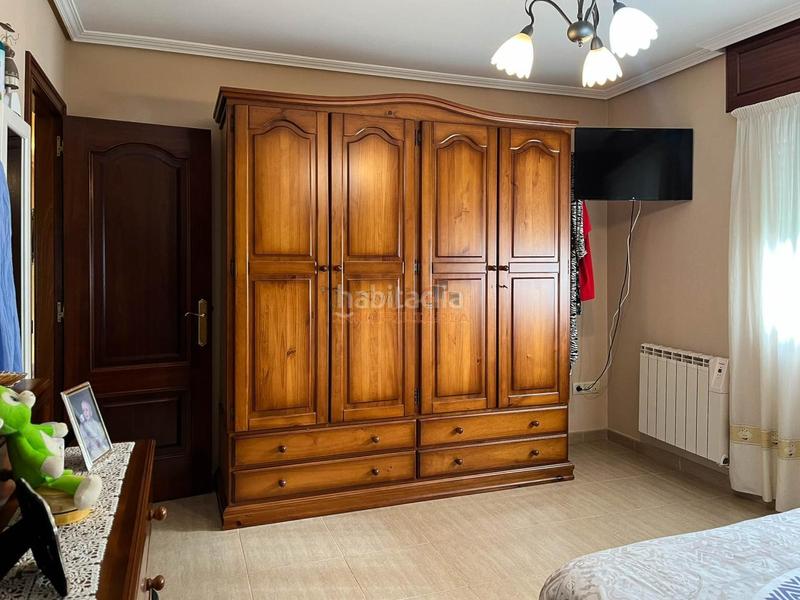 Foto 57ade124-dc6e-4a8e-905a-e71ab6841478. House with heating parking pool in Fene