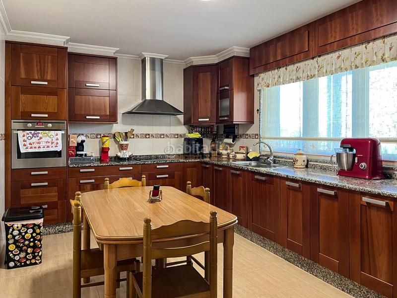 Foto 6b0f16d4-f06f-422b-991e-8846ced6ab56. House with heating parking pool in Fene