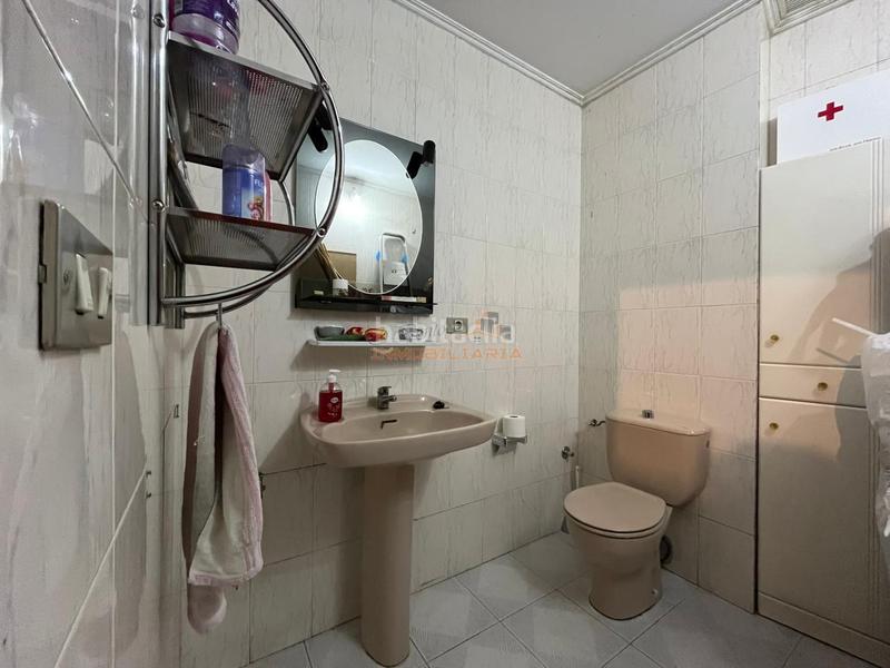 Foto 1ade5a01-638c-46f3-bda1-309ffc88ed83. Geschäftsraum in Fene