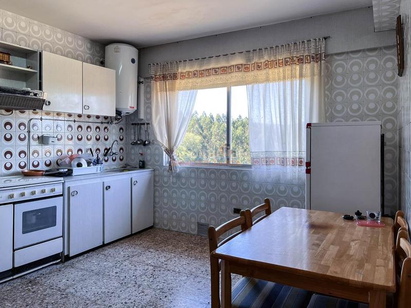 Foto bbadc72b-1667-481b-9086-dd512f43cdae. Casa con parcheggio in Sedes - Pedroso - Doso Narón