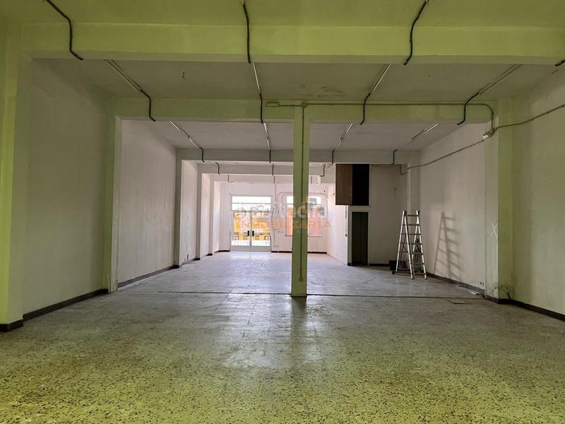 Foto 3050d55f-074f-49d6-9953-aea812bfb153. Locale commerciale in O Feal - Xubia Narón