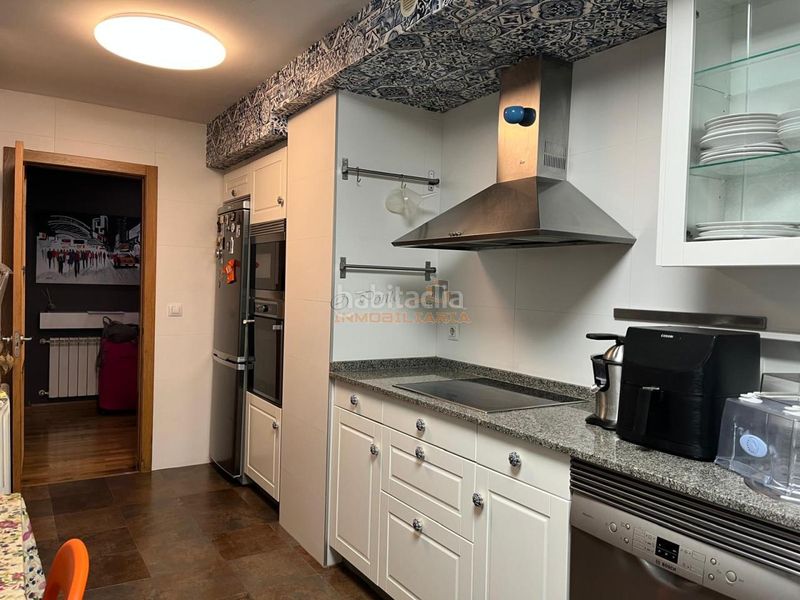 Foto ed2d8f3c-f34e-4778-9178-209c2c7db96d. Piso en Alto del Castaño Narón