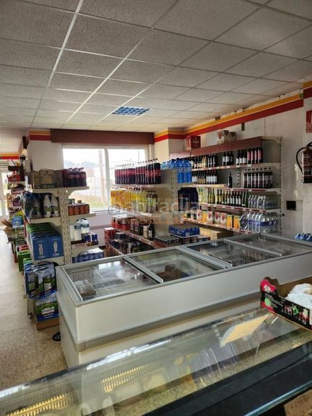 Foto 7b803e7a-ea98-4f94-82da-d36600e99d8b. Traspàs local comercial a Moeche