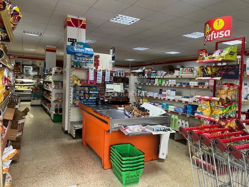 Foto 900494f4-501d-4001-9fe0-cd0a34fbf2bf. Traspàs local comercial a Moeche