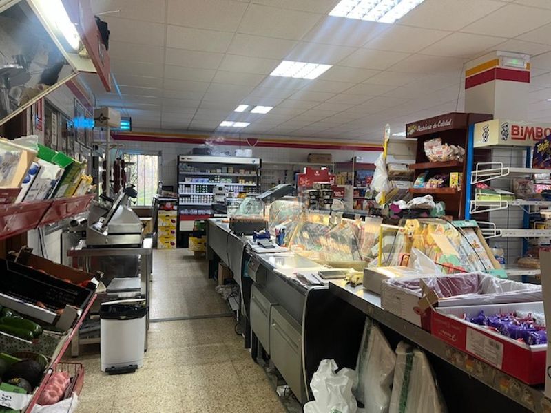 Foto fb0c7e71-ee26-4fe0-bda0-da93cc44646e. Traspàs local comercial a Moeche