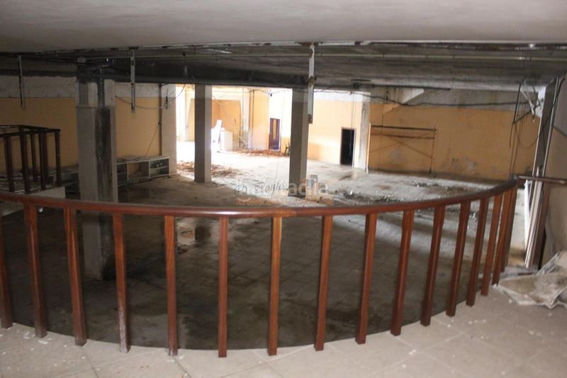 Foto 6ba58182-4fce-4c22-b012-d2e1115baadf. Edificio en Neda