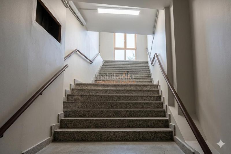 Foto 9bd23d26-4777-4acf-bd2a-867cb224f627. Edificio en Neda