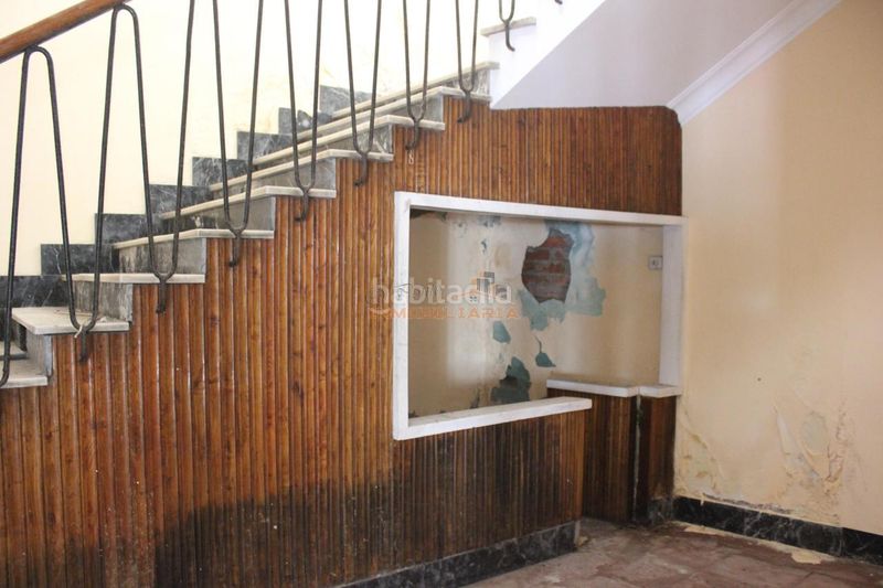 Foto f100797d-9876-4ab0-a00c-f7b3caad1782. Edificio en Neda