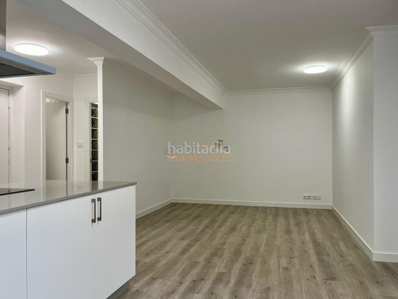 Foto 926d3b72-80c6-46d3-844e-0686057a7e7d. Pis a Centro Ferrol