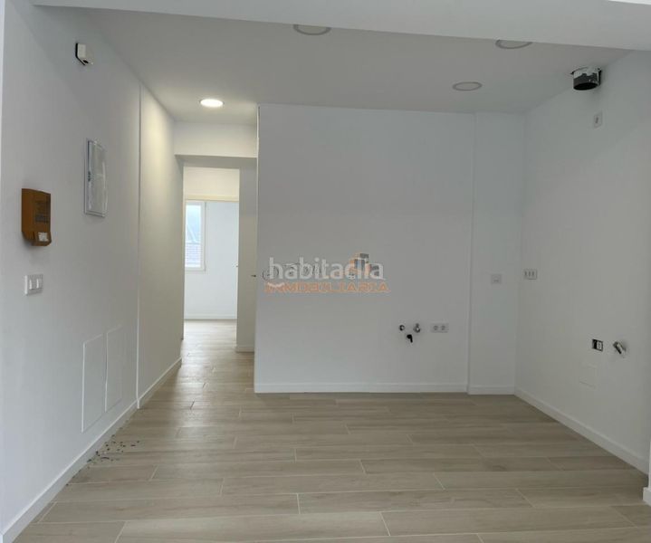 Foto c9a0acb7-aa69-4cba-92dc-df2a90303eff. Piso en Centro Ferrol