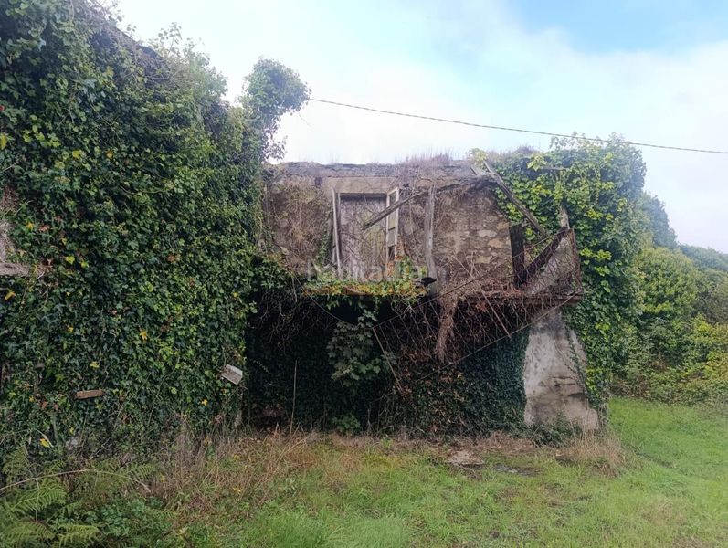 Foto b5e6cd06-7ee3-4405-93dd-ca3abf980163. Casa amb aparcament a Somozas (As)