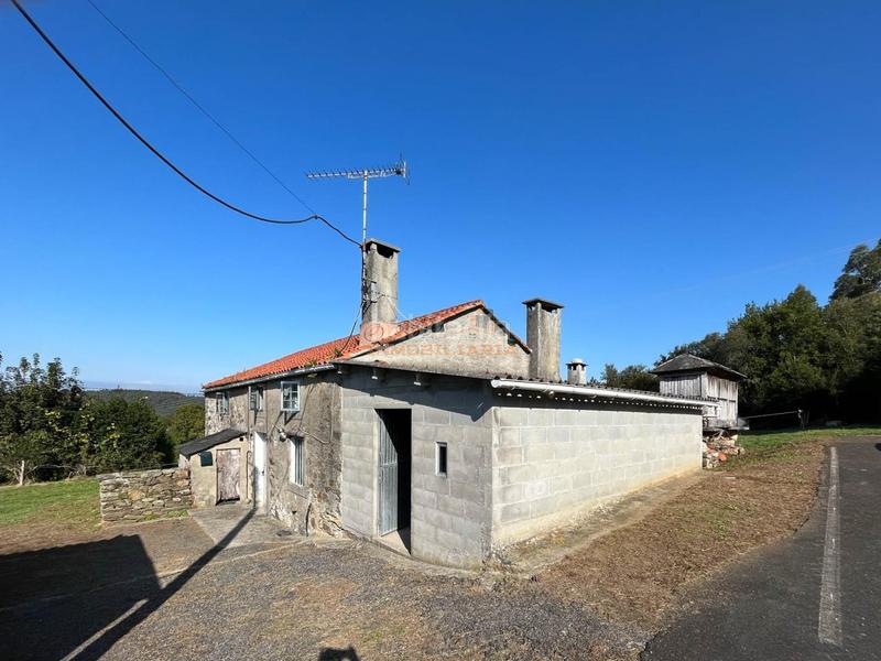 Foto fe37cefe-cccb-401d-9648-3ebf60bc9a31. Casa con parcheggio in Somozas (As)