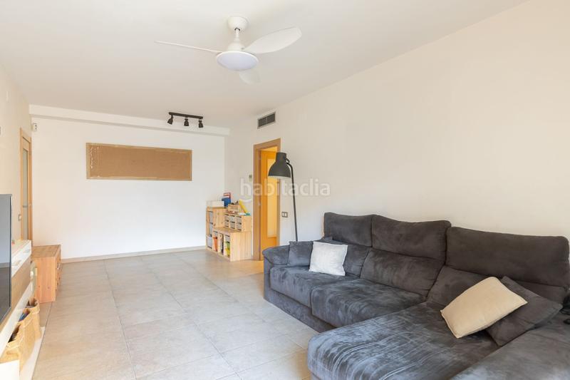 Foto 16b39647-c3b7-49f1-93f5-7b8aef8ba7a4. Pis amb calefacció a Progrés - Pep Ventura Badalona