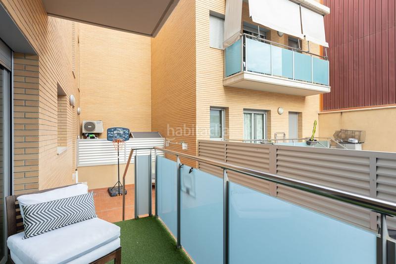 Foto 182cb3d8-28e4-4d12-a3a0-6efb9858b104. Piso obra seminueva con amplio patio ubicada a 2 del metro l2 en Badalona