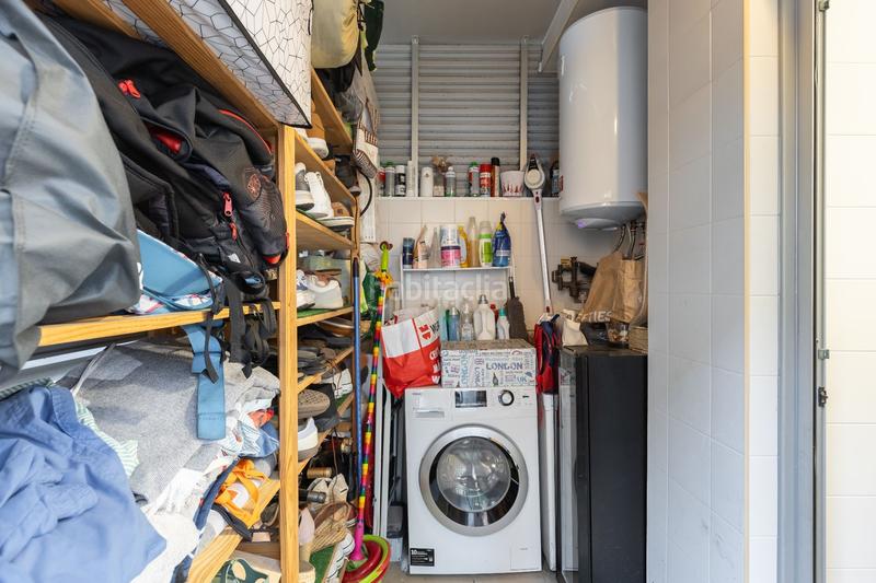 Foto 3881275d-86a9-471b-a9e5-68c4694bc4a7. Piso obra seminueva con amplio patio ubicada a 2 del metro l2 en Badalona