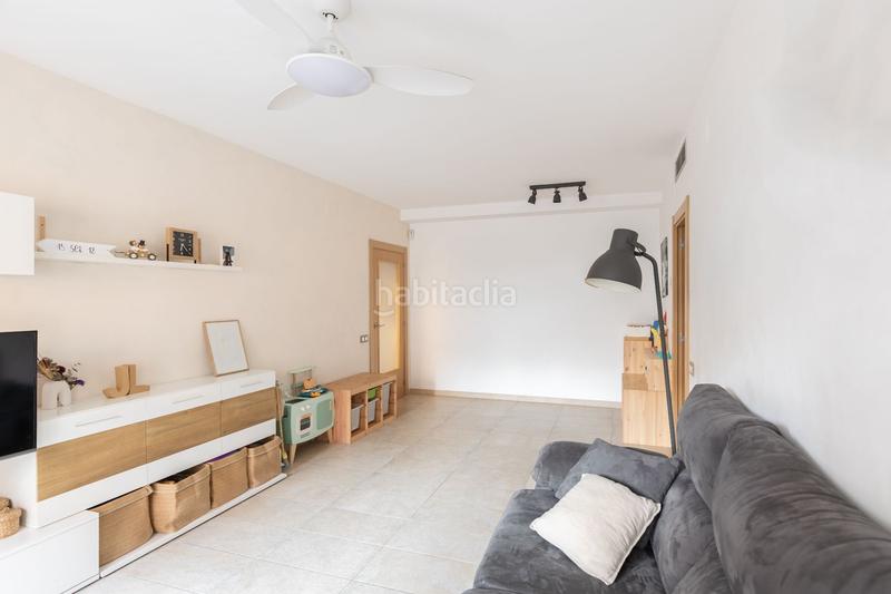 Foto 6cc5d653-a777-4031-b841-67cc9da4aed2. Piso obra seminueva con amplio patio ubicada a 2 del metro l2 en Badalona