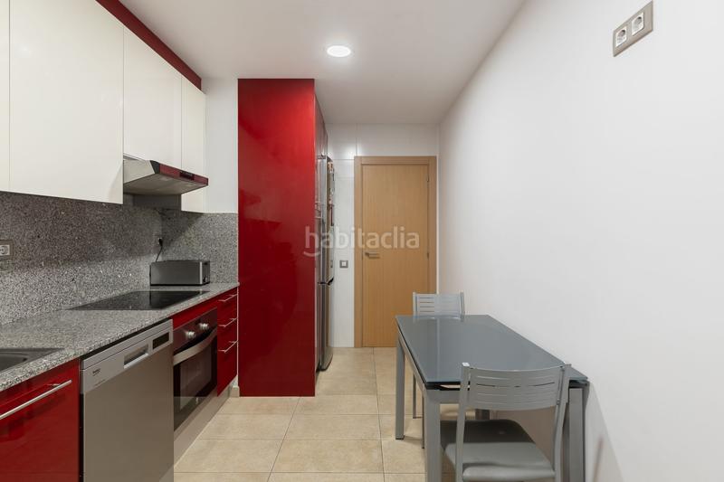 Foto 7c44b76f-c4cc-4fdc-8c1e-de3f670915fc. Pis amb calefacció a Progrés - Pep Ventura Badalona