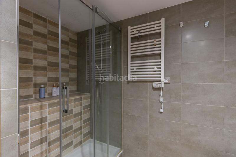 Foto 9555978d-70f0-45d9-848f-c729d161ec2d. Piso obra seminueva con amplio patio ubicada a 2 del metro l2 en Badalona