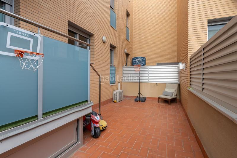 Foto aad667e6-edb7-4659-aa0d-4b46c831f7ed. Piso obra seminueva con amplio patio ubicada a 2 del metro l2 en Badalona