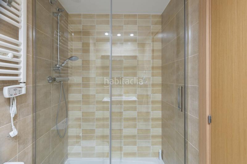 Foto eb768499-9eea-41db-b5e0-96e7de8dd185. Piso obra seminueva con amplio patio ubicada a 2 del metro l2 en Badalona