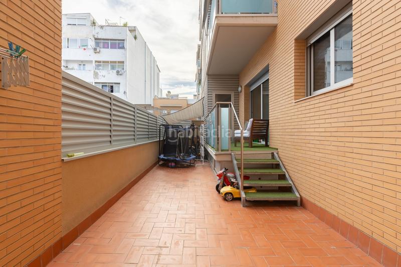 Foto f293b543-5011-4969-92d0-f1615a19a6f0. Piso obra seminueva con amplio patio ubicada a 2 del metro l2 en Badalona