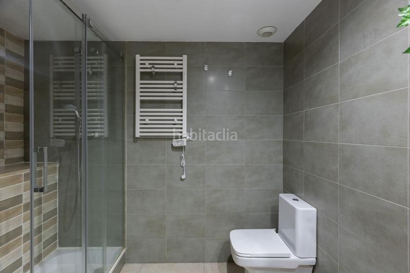 Foto f4625d54-02ed-428d-8700-6191eb5793b0. Piso obra seminueva con amplio patio ubicada a 2 del metro l2 en Badalona