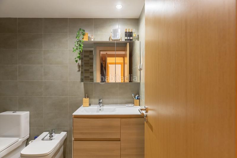 Foto f81e3f5b-8bf9-4316-b076-c94878b76161. Piso obra seminueva con amplio patio ubicada a 2 del metro l2 en Badalona