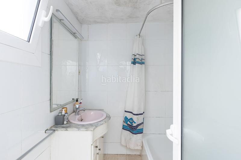 Foto 7f80df97-61d5-4715-a746-4c7be8fc466a. Casa  totalmente exterior ubicada en segunda línea de mar en Badalona