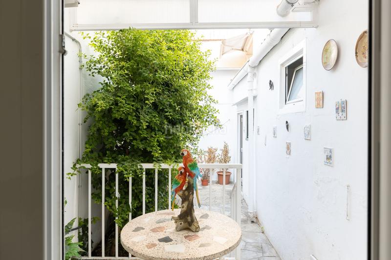 Foto a22f86d7-a3bc-4703-850b-b47a8a6e99da. Casa  totalmente exterior ubicada en segunda línea de mar en Badalona