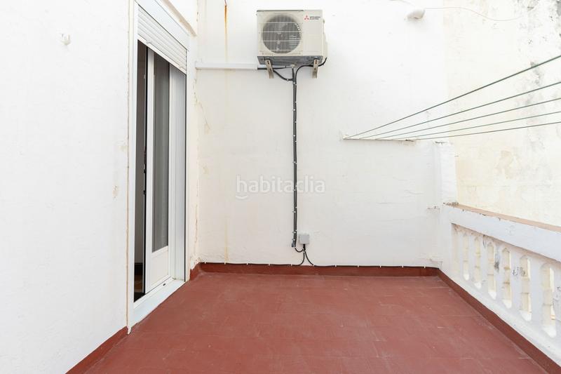 Foto aed17ccf-e9f0-45ca-9b29-3b902dbd8688. Casa  totalmente exterior ubicada en segunda línea de mar en Badalona