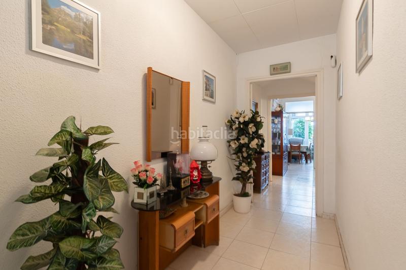 Foto e44d61db-c2c8-4a21-9927-c2b8ba178e4e. Casa  totalmente exterior ubicada en segunda línea de mar en Badalona