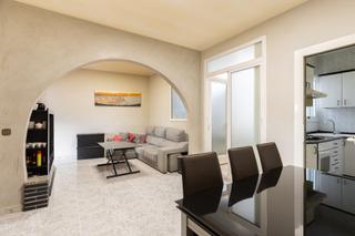 Appartement  President companys. Ático con ascensor y balcón ubicado en la parte baja de la morer