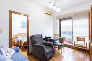 Etagenwohnung  Baldomer solà. Ático con ascensor y balcón ubicado en zona muy bien comunicada