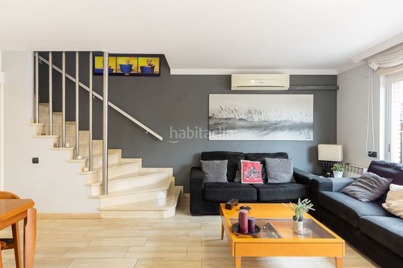 Foto a468613b-c6b9-4670-91eb-14c4618188a1. Casa amb calefacció a Bufalà Badalona