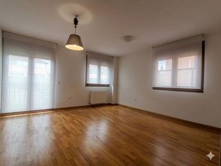 Affitto Appartamento in Torrecaballeros. Piso en alquiler en torrecaballeros, 3 dormitorios.