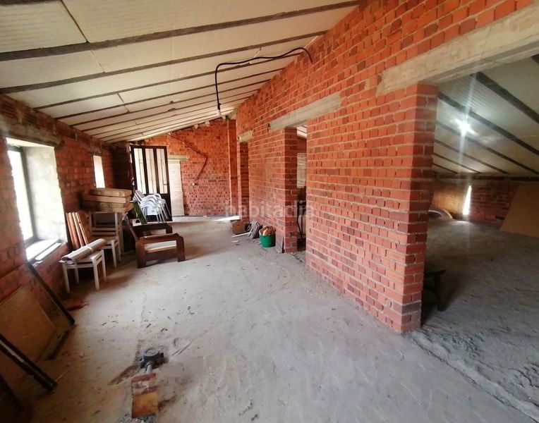 Foto b95a7a0d-78a6-4a27-b4d6-0caae06462e2. Edificio in Roda de Eresma