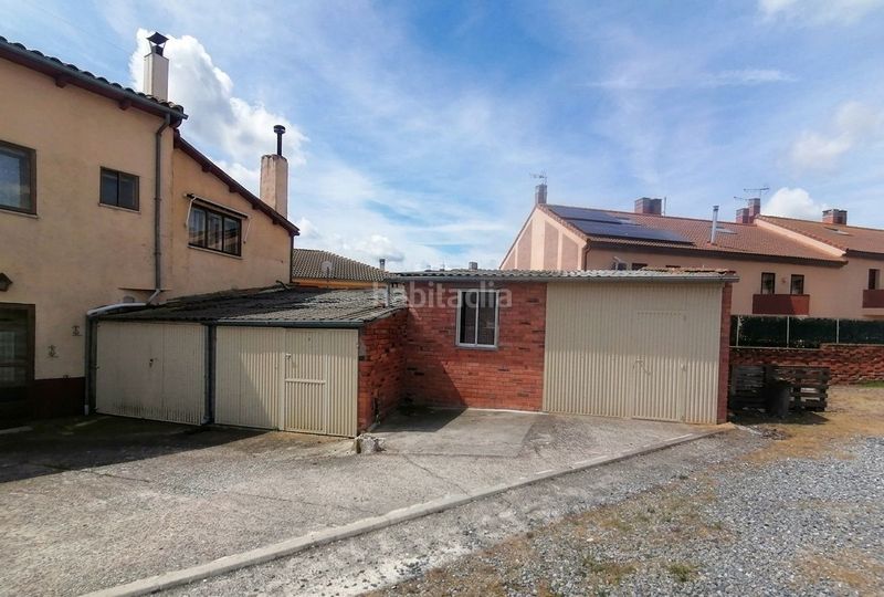 Foto bff9086f-69fd-42ef-abb9-cc80ba97b5f3. Edificio in Roda de Eresma