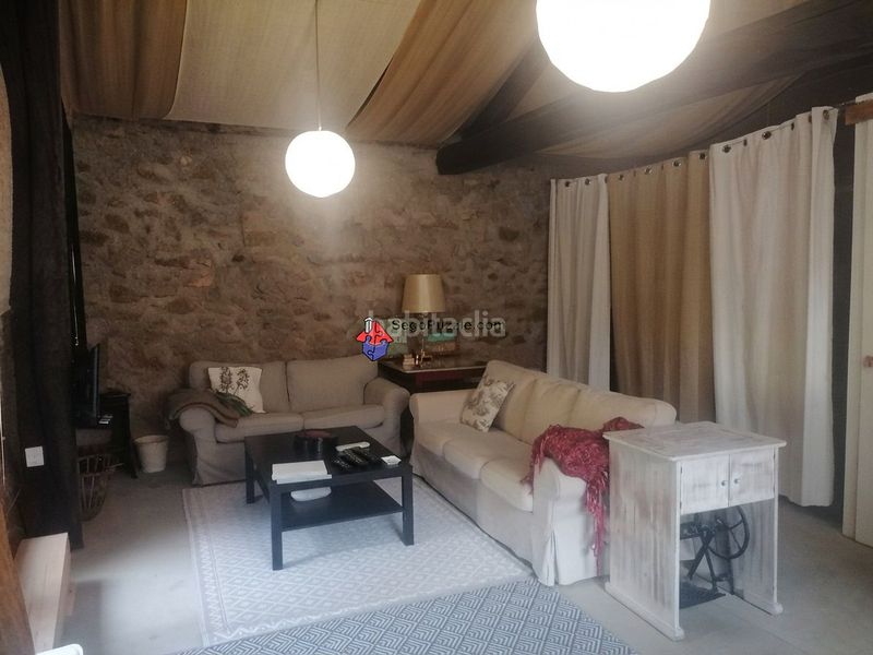Foto c04c488c-d41c-42ca-81bc-0ce4e3126a0b. Casa amb calefacció a Torrecaballeros
